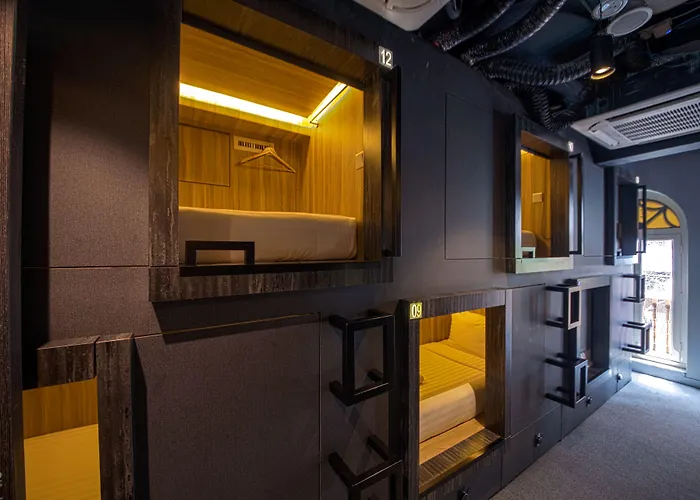 CUBE Boutique Capsule Hotel at Chinatown Singapour