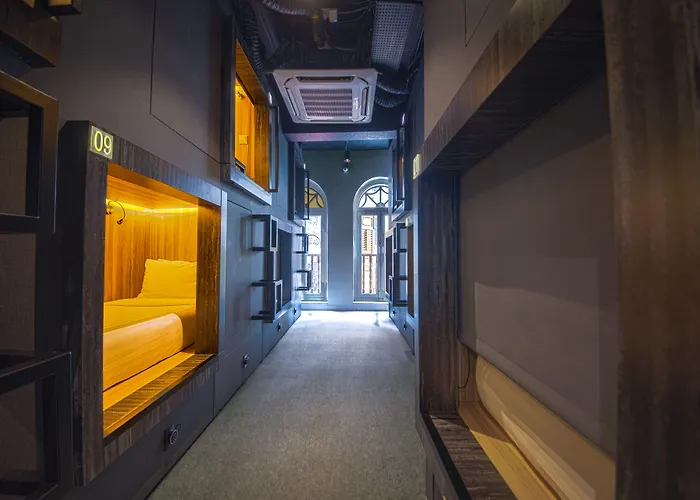 CUBE Boutique Capsule Hotel at Chinatown Singapour